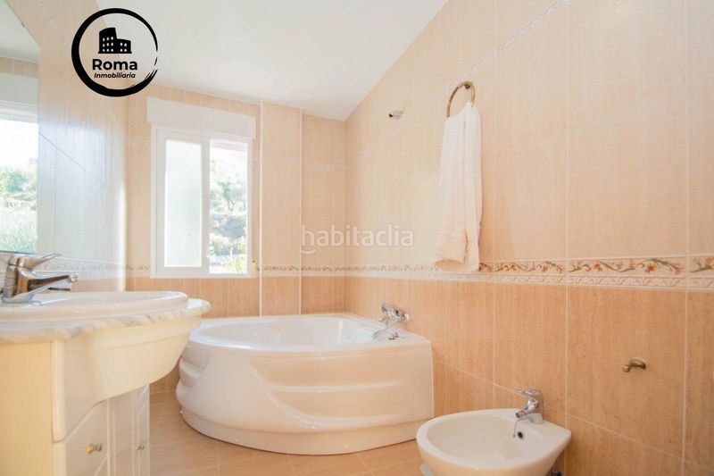 Foto f99d72e8-237a-453c-9bf7-b8595cfe9690. Xalet amb aparcament piscina a Güéjar Sierra