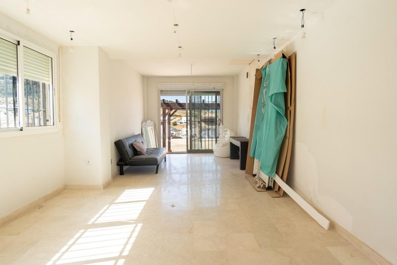 Foto 68737fc1-dffd-4621-8e9a-d9d93d82fa8d. Xalet amb aparcament piscina a Dílar