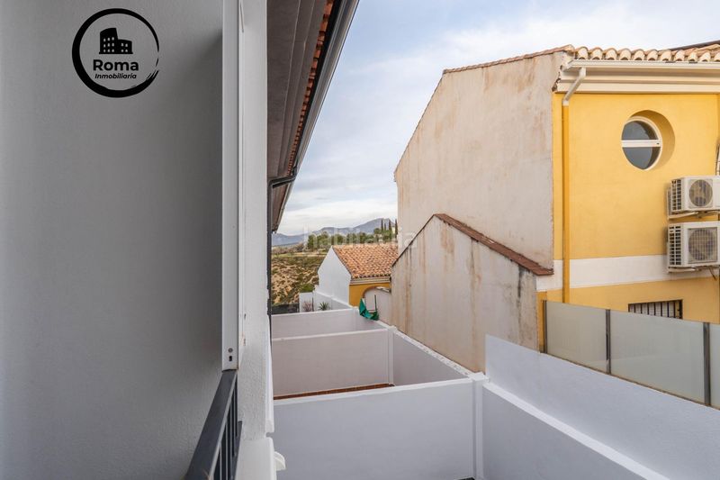 Foto 6e8f79fe-7738-46d3-8ace-de5243e4c3e2. Casa amb aparcament a Gójar