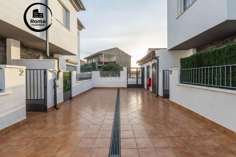 Foto a32c40e9-6589-4503-b3ea-a27683cbba95. Casa amb aparcament a Gójar