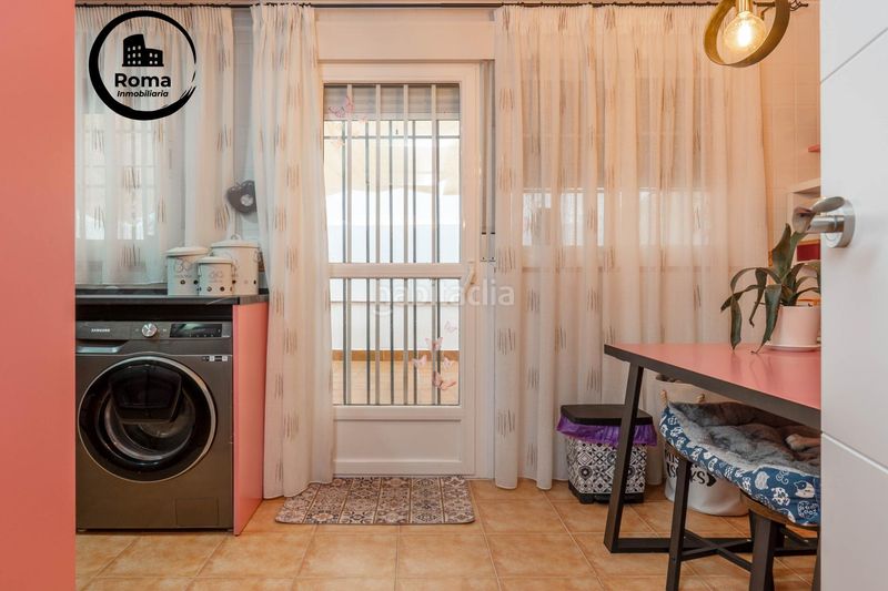 Foto c80548ff-b27e-4996-877a-96b8ff053161. Casa amb aparcament a Gójar