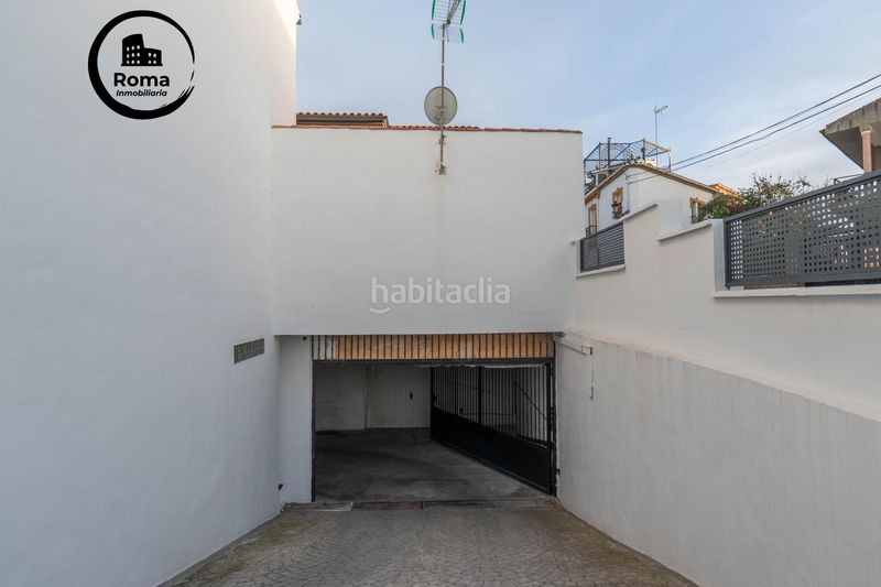Foto f840bfa1-fb08-4c02-bea9-d8f929ac2748. Casa amb aparcament a Gójar