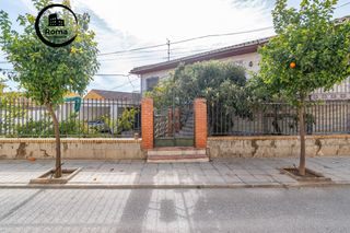 Casa en Ambroz. Gran vivienda sobre solar de 781 m.