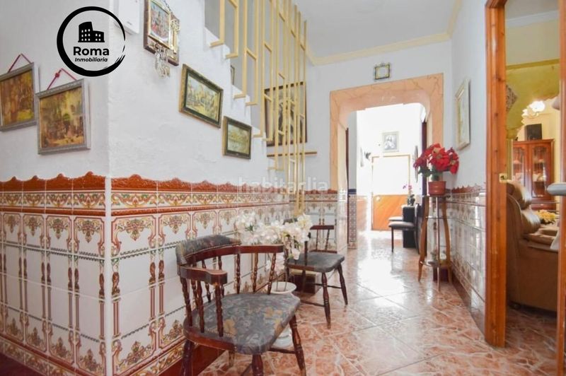 Foto ab33d39e-4b77-4593-9e40-183ac4000aad. Casa amb aparcament a Atarfe