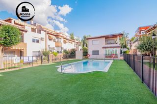 Attico in La Zubia Ciudad. Ático con inmejorables vistas en urbanización privada