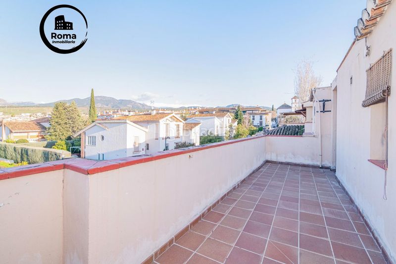 Foto f254baeb-8228-431f-bd1a-bc616836f6df. Àtic amb aparcament piscina a La Zubia Ciudad Zubia (La)