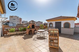 Maison à Atarfe. Gran casa en esquina en atarfe  4 dormitorios, piscina, garaje y