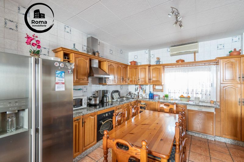 Foto d05868b4-1527-4284-bf20-4715de9cbae3. Casa con parcheggio piscina in Atarfe