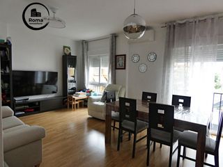 Appartement à Atarfe. Gran piso en esquina con garaje y dos tratseros!