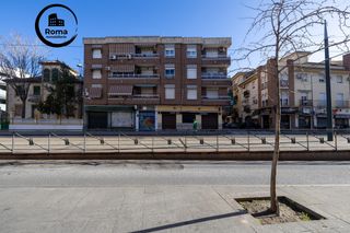 Business premise  Avenida de blas de otero. Se vende local  en calle principal de maracena
