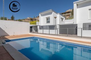 Chalet  Camino malaha. Bonita casa independiente en urbanizacion con piscina comunitari