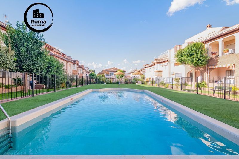 Foto 5e20cf0c-9ab7-48ba-9bd3-fbdee4f6b553. Àtic amb calefacció aparcament piscina a La Zubia Ciudad Zubia (La)