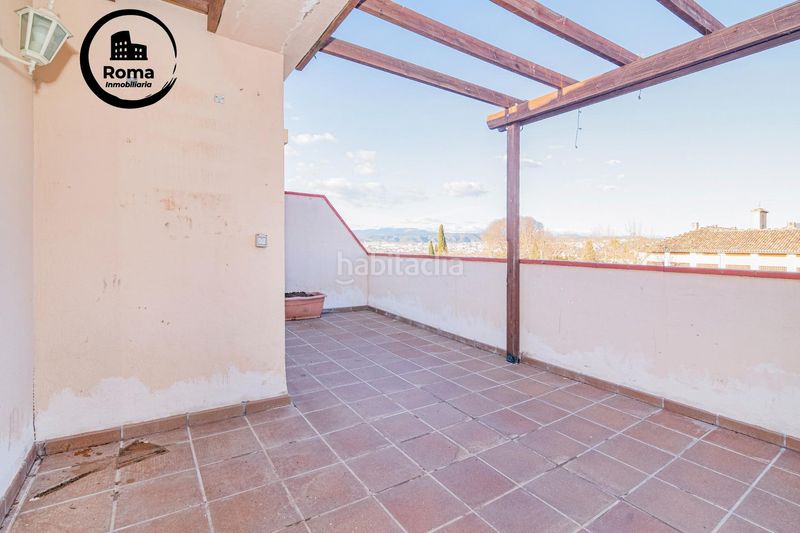 Foto 5f1e15c6-92b3-4ee6-a74e-a1832e7b6cc6. Àtic amb calefacció aparcament piscina a La Zubia Ciudad Zubia (La)