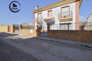 Casa  Calle de granada. Casa independiente en cijuela