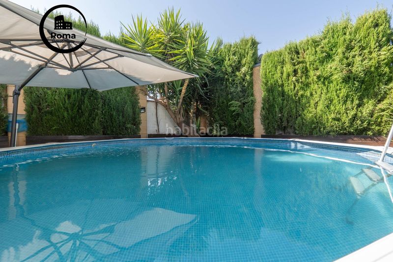 Foto 7a954657-235a-47a9-b8b9-0120f1677d78. Casa aparellada amb calefacció aparcament piscina a Zubia (La)