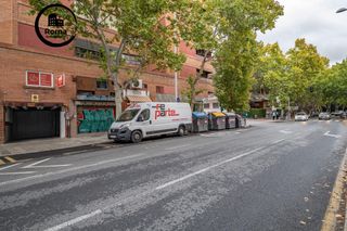 Aparcament cotxe a San Francisco Javier. Garaje cerrado avenida madrid