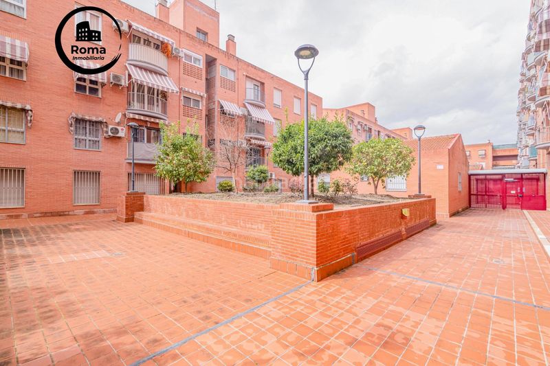 Foto c9205b80-18a7-403f-938f-2d500cb33566. Dúplex amb calefacció aparcament a Joaquina Eguaras Granada