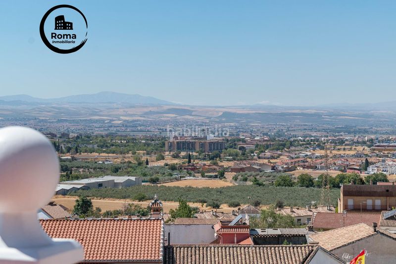 Foto 02e949c2-cd12-474e-9d22-7c5d813b03d8. Casa aparellada amb aparcament a Jun