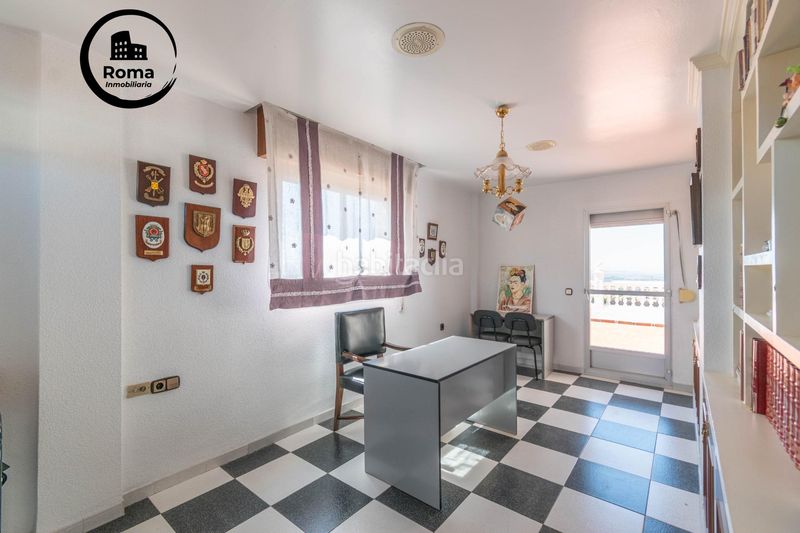 Foto d835b7c5-2a30-4e0f-8e1b-78b02e1197e2. Casa aparellada amb aparcament a Jun