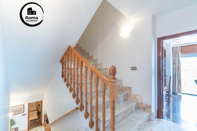 Foto eb1ab407-0790-4c8b-97fc-c2d81995e95f. Casa aparellada amb aparcament a Jun