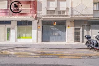 Aparcament cotxe a Pajaritos