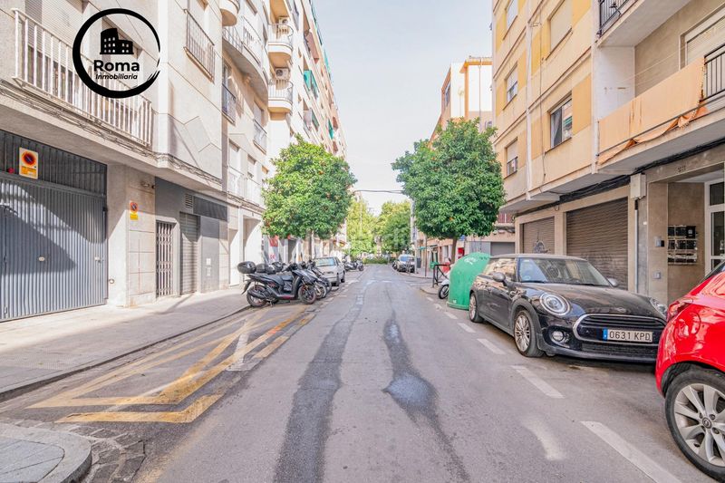 Foto ee97037b-00b9-43b4-b3d3-4f586e71d0d5. Aparcament cotxe a Pajaritos Granada