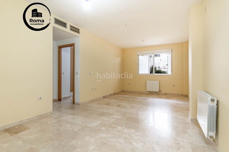 Foto 17e0d434-1a86-491c-b3c0-f2114fdc53e0. Pis amb calefacció aparcament piscina a Residencial Triana - Barrio Alto Gabias (Las)