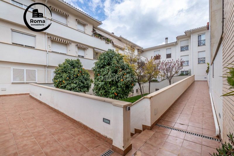 Foto f2ce6c52-5be3-464c-914a-bac9cd723f3c. Pis amb calefacció aparcament piscina a Residencial Triana - Barrio Alto Gabias (Las)