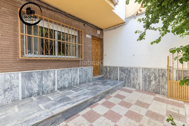 Foto d7c55e34-498f-47f6-81f8-9cca80d198f3. Casa adossada amb calefacció aparcament a Maracena