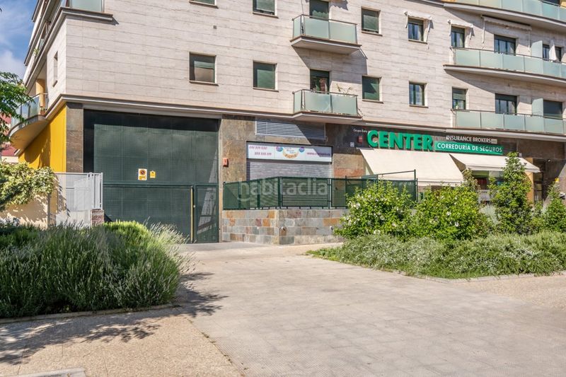 Foto caca7f47-cd34-4fe2-8448-a06ae89ab708. Aparcament cotxe a Parque Lagos Granada