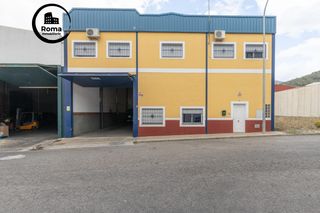 Nave industrial  Poligono industrial fuensanta. Se vende negocio rentable en loja opcion traspaso o alquiler
