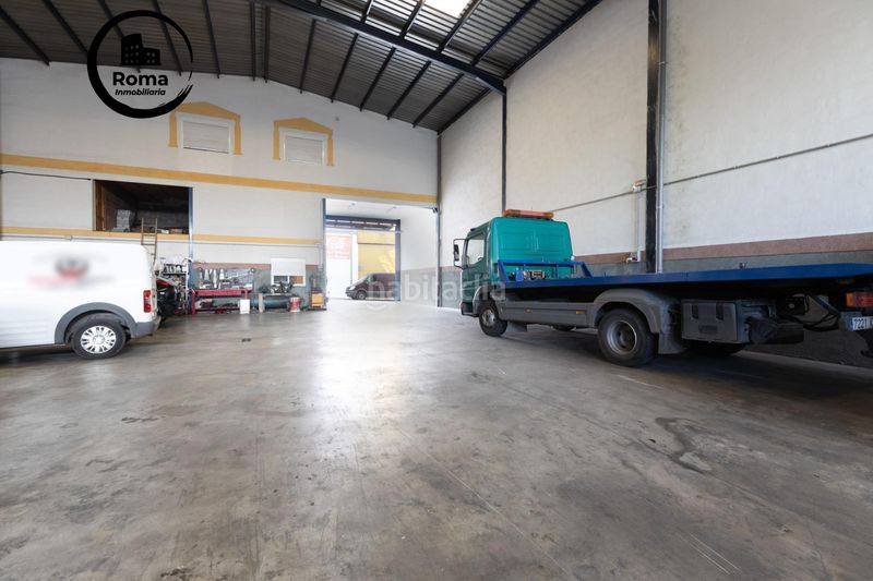 Foto 55f7263a-cd22-4f15-a06a-554afde59f7a. Nau industrial a Loja