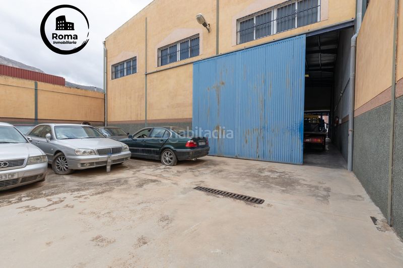 Foto 8077b444-67fe-4999-a05d-35a2c8992841. Nau industrial a Loja