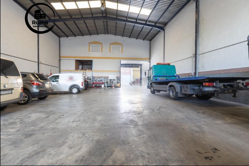 Foto cb52127b-1c0e-40f4-a04a-3bd9150f39c6. Nau industrial a Loja