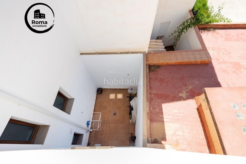Foto c37ab3ef-0dab-4680-aed9-b83c4e74998f. Edifici a La Zubia Ciudad Zubia (La)