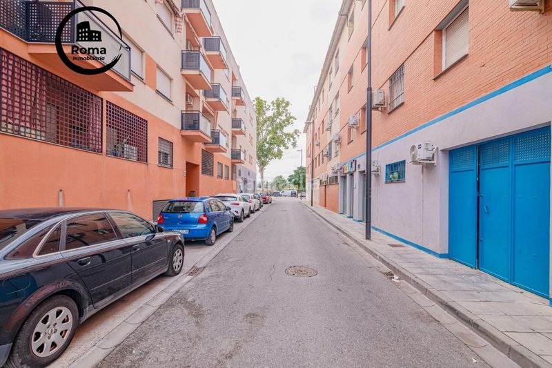 Foto 37b3a77a-7786-48ef-9843-fc8fbdea875a. Local comercial a calle alhambra 2 a Santa Fe