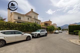 Xalet a Barrio de la Vega. Precioso chalet con encanto en monachil. enamora desde el primer