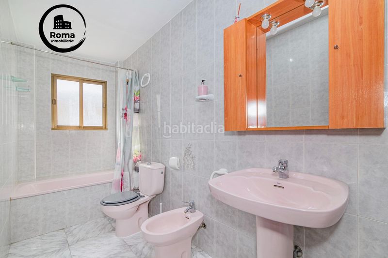 Foto 2b23e9f5-abb5-42fc-a12c-a947640ed6be. Pis a Loja