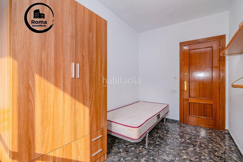 Foto f4fecb16-a037-4d75-b924-4404ba280d2a. Pis a Loja
