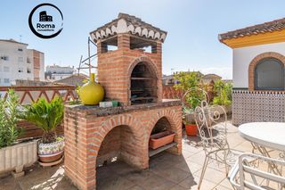 Casa a Atarfe. Gran casa en esquina en atarfe – 4 dormitorios, piscina, garaje