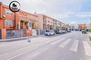 Haus in Ogíjares. Adosado lomalinda