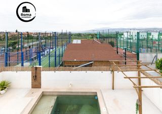 Xalet a La Zubia Ciudad. Bonita casa independiente de reestreno en zona residencial de la