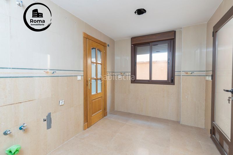 Foto 3876b28d-8a57-4bc7-a15f-ecefde361582. Flat with parking in Atarfe