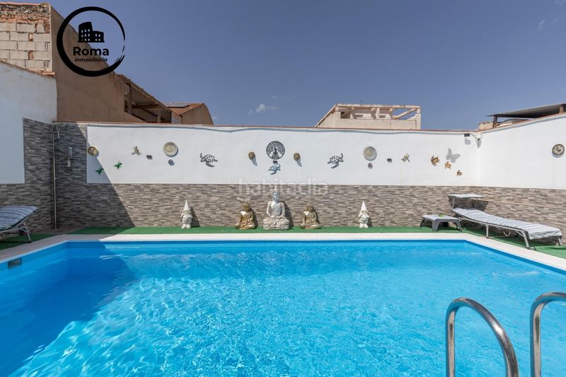 Foto 92efe06d-8ebf-481c-93f8-e6c30cd50213. Casa amb piscina a Láchar