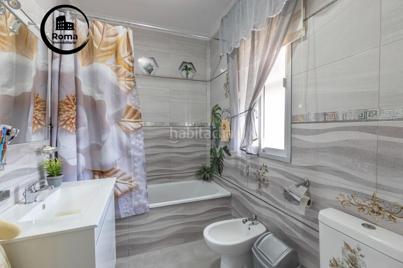 Foto a4210a44-6932-4044-a163-4d77117dcc60. Casa amb piscina a Láchar
