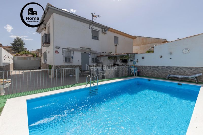 Foto f799c4fd-ead4-41e0-b417-31590a407bc1. Casa amb piscina a Láchar