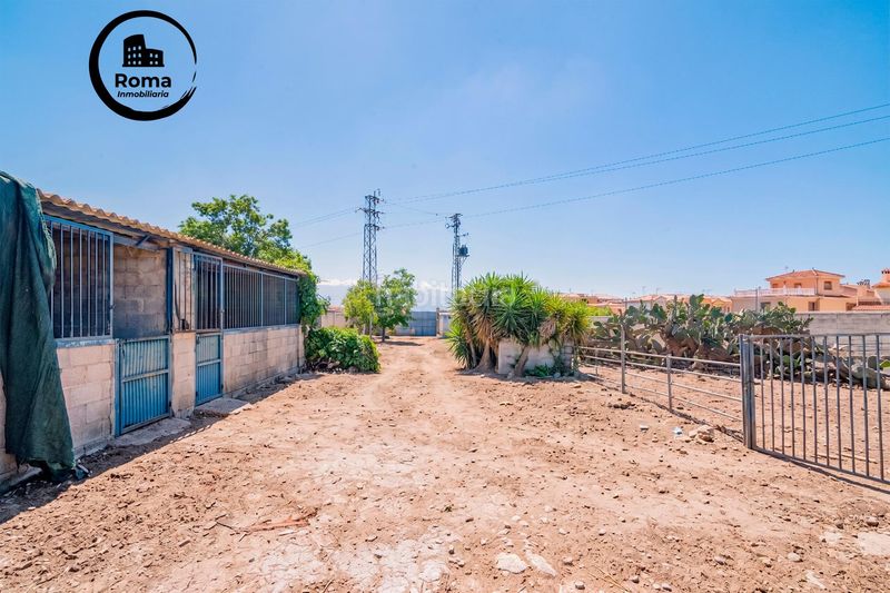 Foto a2f0a6bc-6a4a-45a7-b1b8-ff814e693959. Bâtiment à usage industriel dans Atarfe