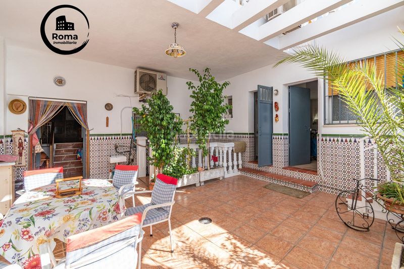 Foto 45ba42fc-2814-4e83-882b-fd23c332a5a8. Casa con piscina in Atarfe