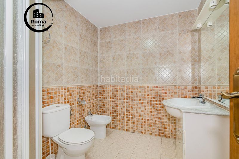 Foto 75cb8702-e3f4-4335-a7fe-b69a4f3196e1. Casa con parcheggio in Casco Histórico Churriana de la Vega