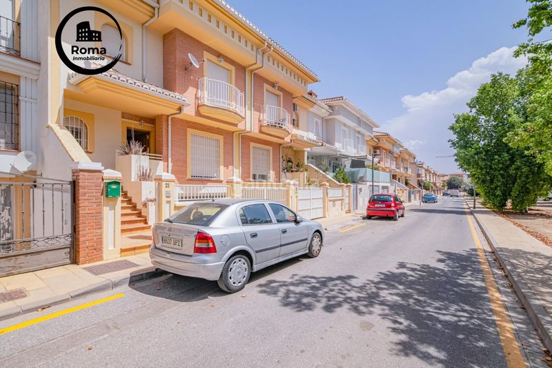 Foto e1bd363d-3f37-4c24-b771-f27bd0ee3517. Casa con parcheggio in Casco Histórico Churriana de la Vega